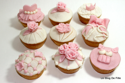 Un Blog De Fille Mes Cupcakes En Pate A Sucre