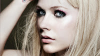 Avril_Lavigne_Celebrity_Singer (8)