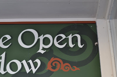 Open V Closed Play Off The Page