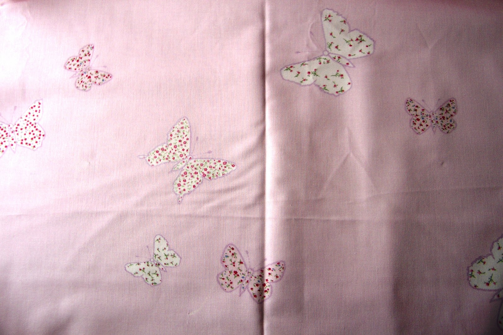 http://4.bp.blogspot.com/-9pGIRcA0jpI/UXjjMcUEI5I/AAAAAAAADD4/q3L4gbgnTNk/s1600/LAURA+ASHLEY+PINK+BELLA+BUTTERFLY+(1).JPG