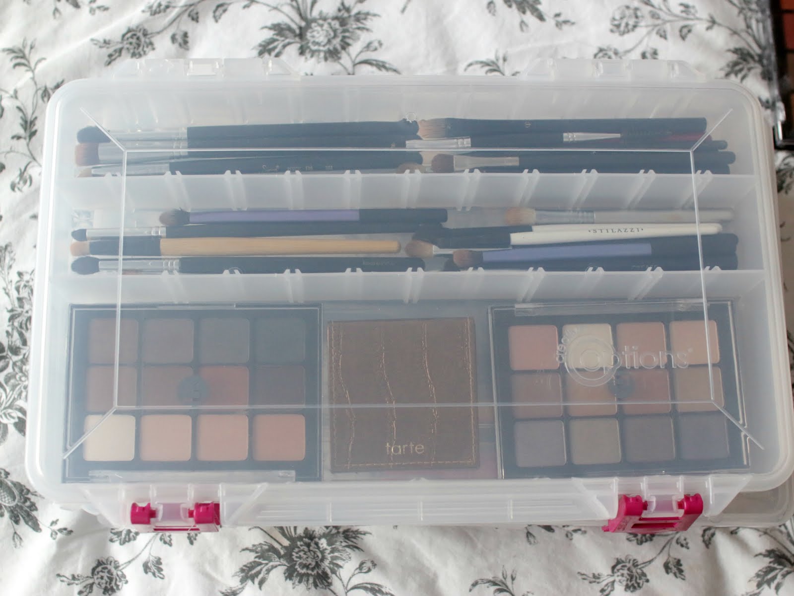 Elle Sees Beauty Blogger in Atlanta How to Organize Makeup FAST