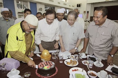 PIMPINAN PAKATAN RAKYAT RAI ULANG TAHUN HARI JADI TGHH .