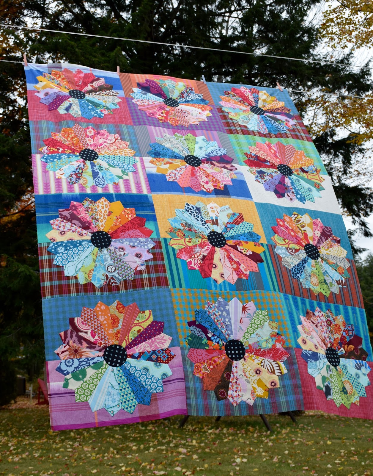 Maryse Makes Things AMH Dresden Plate A Finished Quilt Top