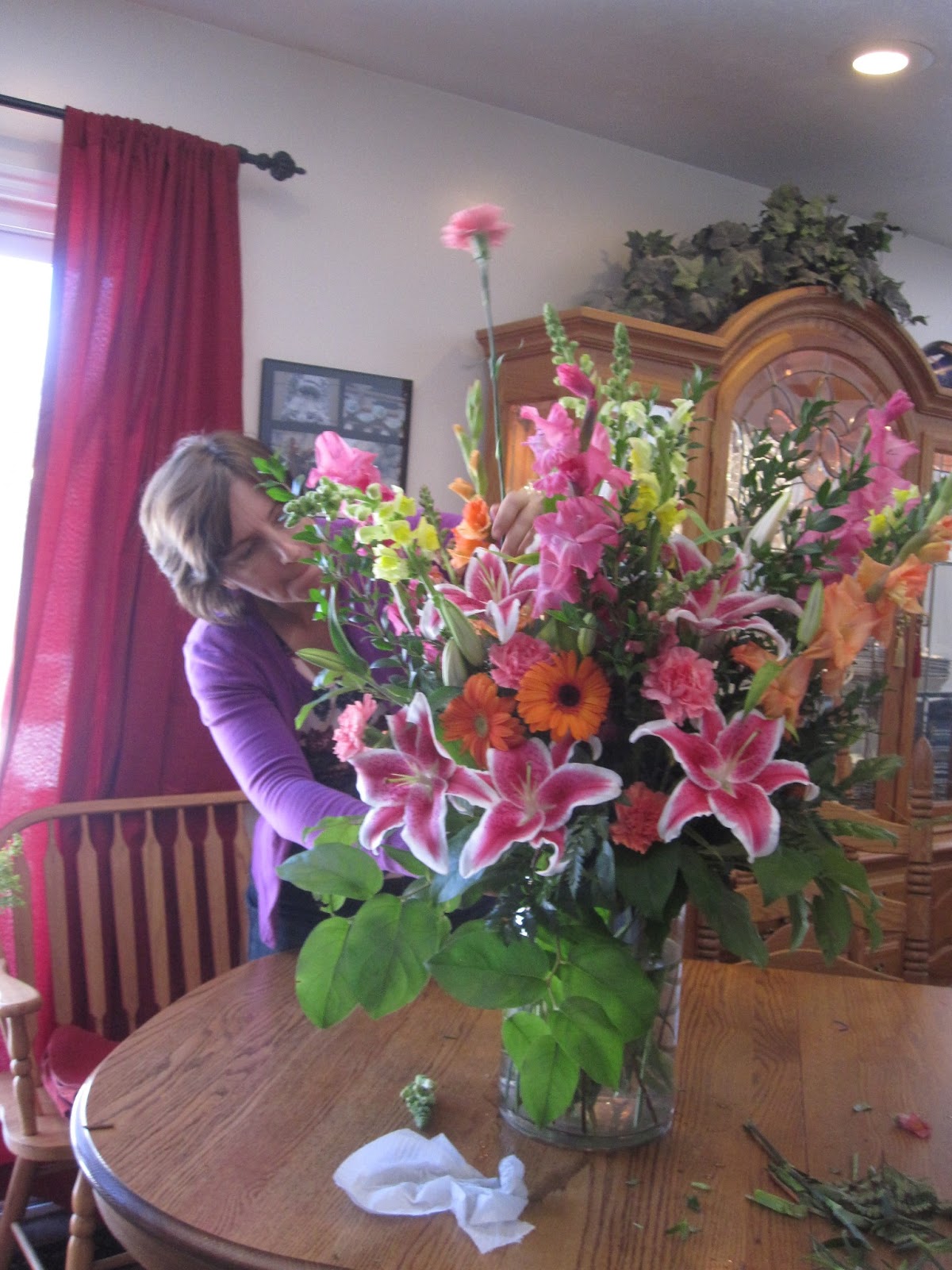Simply Beautiful How to make a big flower arrangement in a vase
