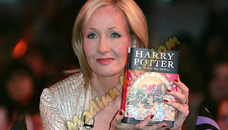JK Rowling http://madiunkingdom.blogspot.com/2013/03/inilah-10-orang-kaya-dunia-yang-pernah-dipecat-sebelum-sukses.html