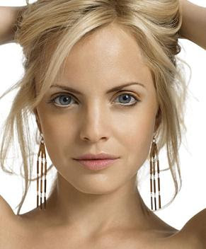 mena suvari 9hg