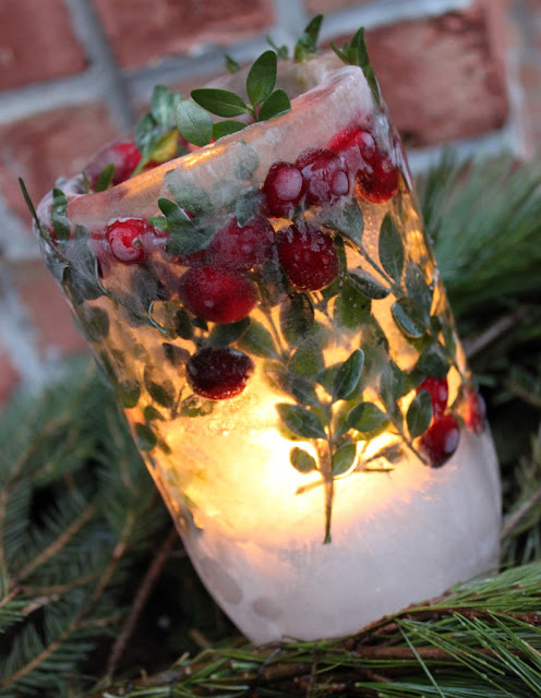 Pretty Ice Lanterns for Christmas Parties!