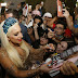 Lady Gaga تتعرى بـ الامارات العربية المتحدة