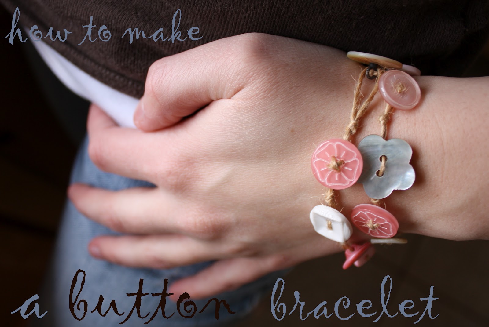 A Homemaker's Journal button bracelet tutorial