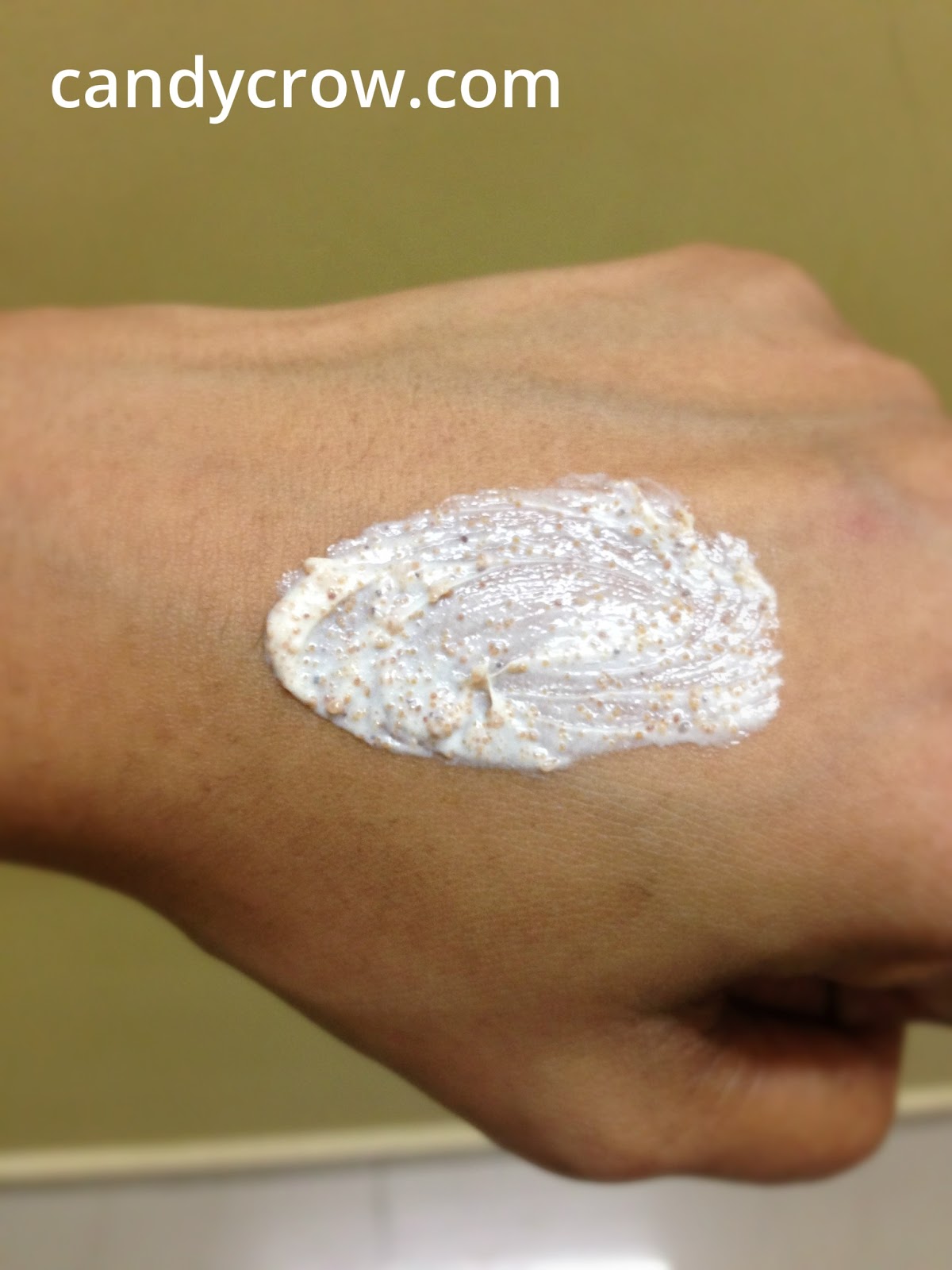 Lakme Clean up Nourishing Glow Face Scrub Review Candy Crow