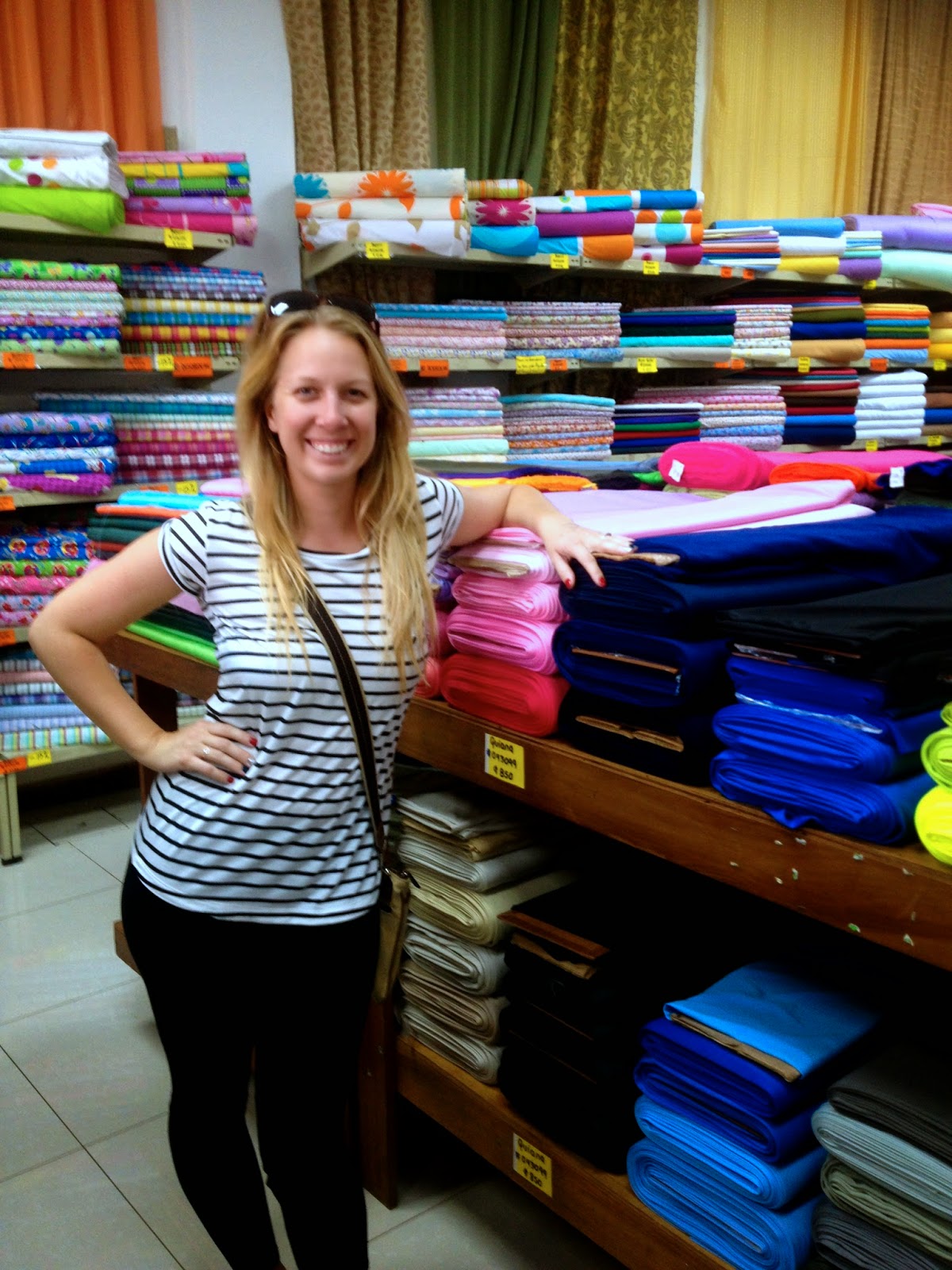 How I Made a NoSew Sink Skirt in 5 Easy Steps