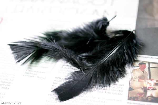 aliciasivert, alicia sivert, alicia sivertsson, kråka, fågel, modell, bird, crow, gips, fjädrar, feathers, diy, skapande, kreativitet, alster och makeri, sanchez