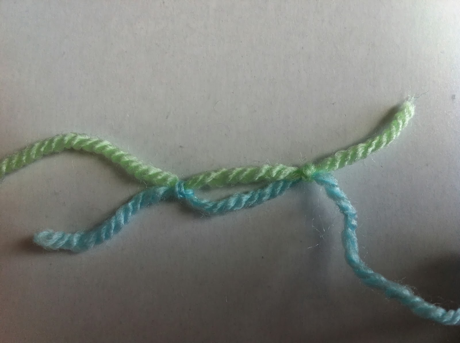 Along Came A Breeze double knot yarn join with a colour change...
