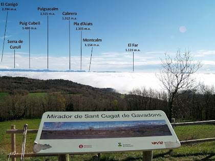 Panoràmica cap a llevant des del Mirador de Sant Cugat de Gavadons Panoràmica cap a llevant des del Mirador de Sant Cugat de Gavadons