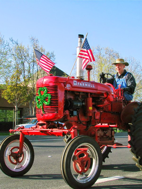 Dublin St Patrick's Day Parade 2014 // Big Red Tractor Dublin St Patrick's Day Parade 2014 // Big Red Tractor
