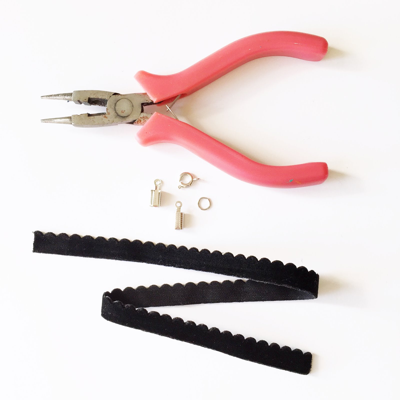 We Made It DIY Velvet Choker Necklace