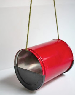 Hanging Can Bird Feeder DIY kaleng bekas : Hanging Can Bird Feeder