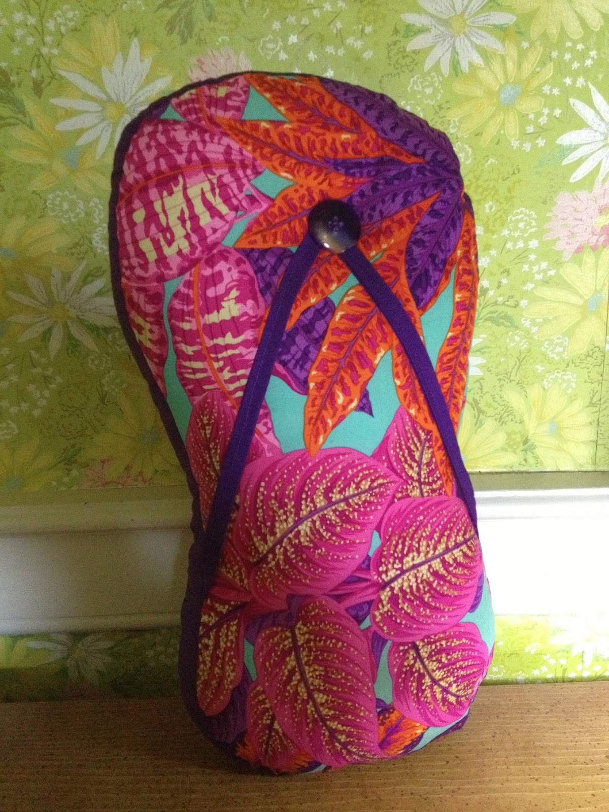 DIY Tutorial Flip Flop Pillow