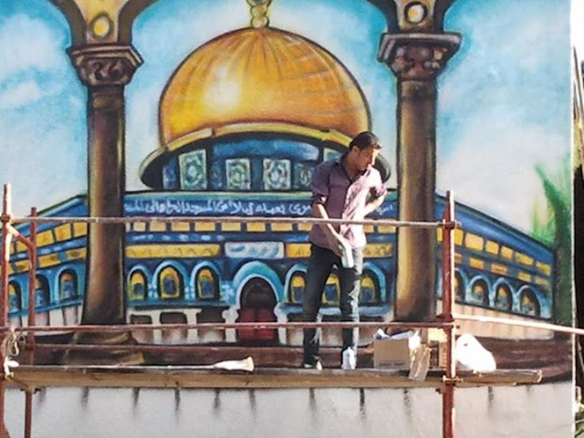 الفنان التشكيلي محمد الديري يرسم جدارية للقدس في بيروت الفنان التشكيلي محمد الديري يرسم جدارية للقدس في بيروت