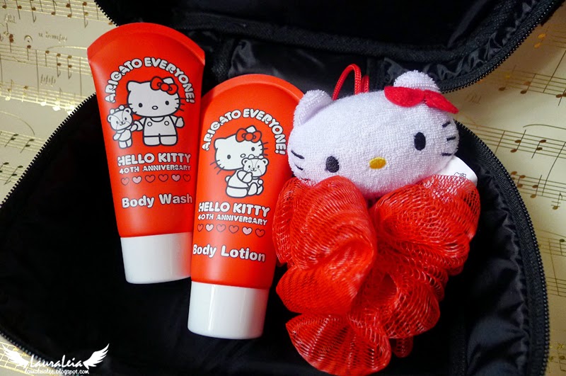 Hello Kitty 40th Anniversary vanity bag set Hello Kitty 40th Anniversary vanity bag set