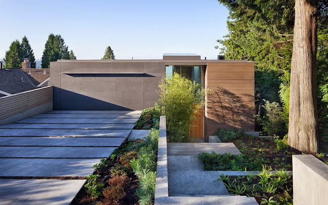 Un Faro de Ideas: CASA EN EL BOSQUE DE WEST VANCOUVER, CANADÁ