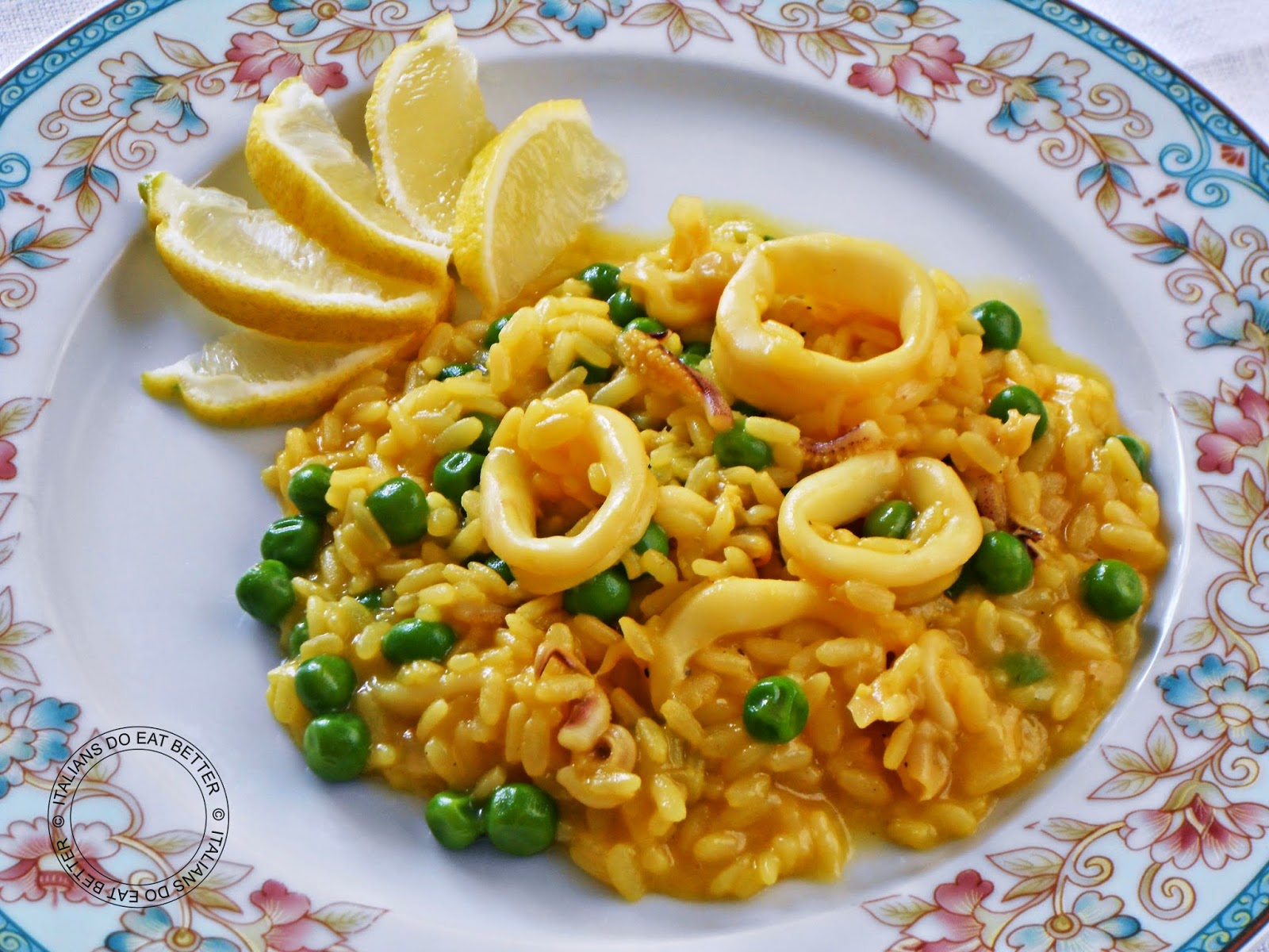 ITALIANS DO EAT BETTER RISOTTO CON CALAMARI, PISELLI E ZAFFERANO