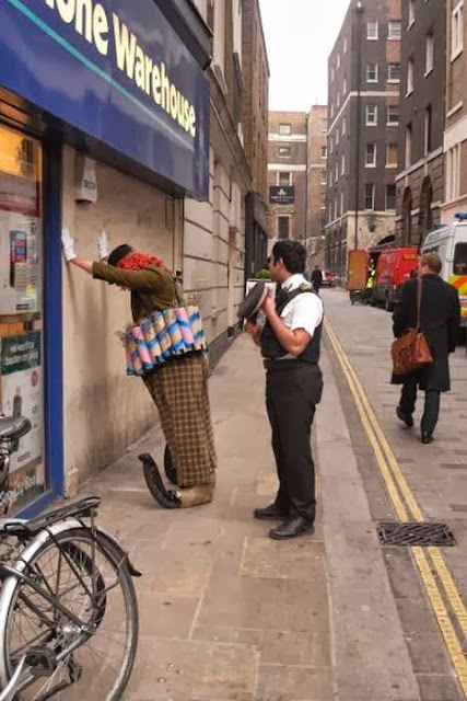 Divertidas imágenes del trabajo de la policía de todo el mundo