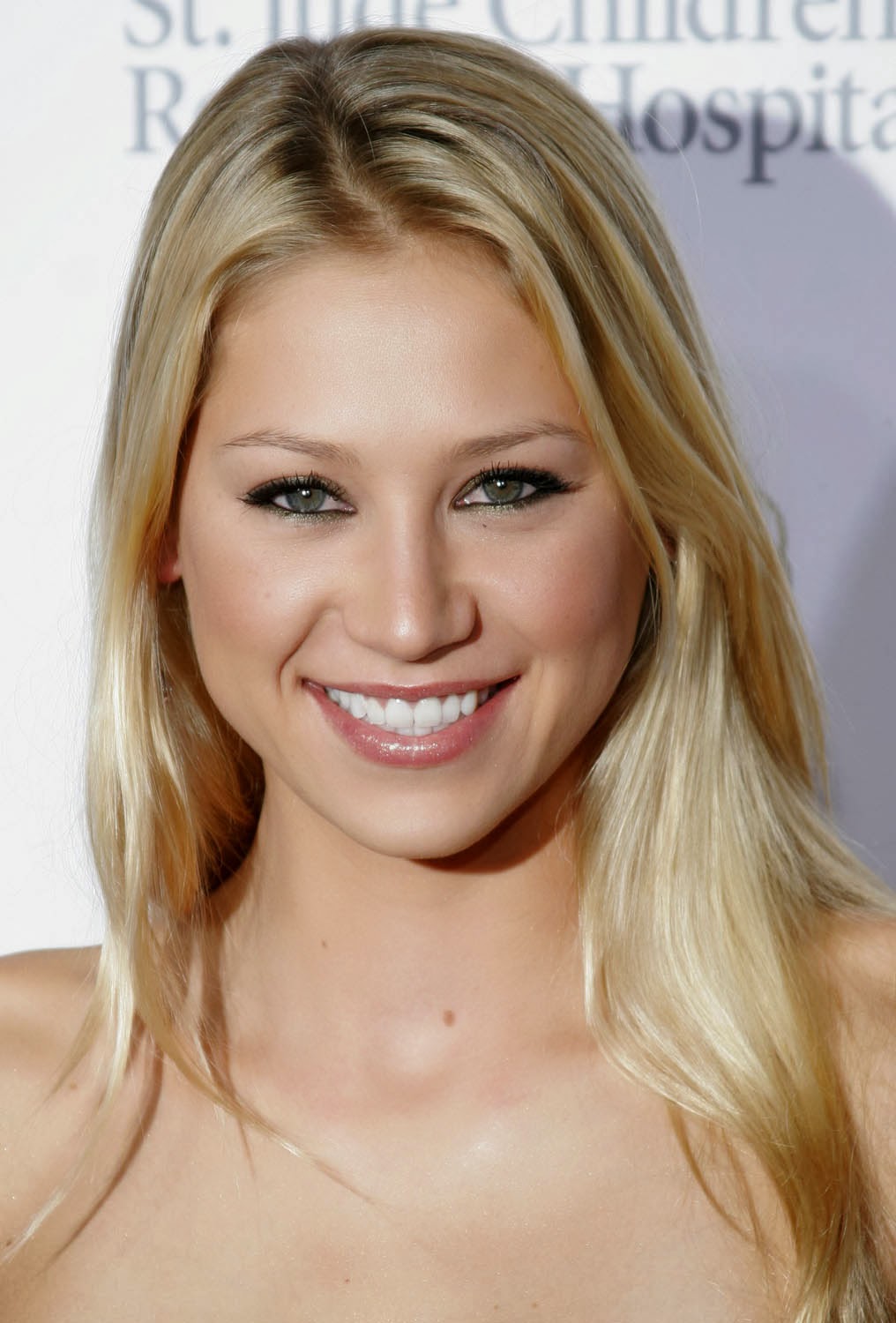Top Celebrity: Anna Kournikova who is?