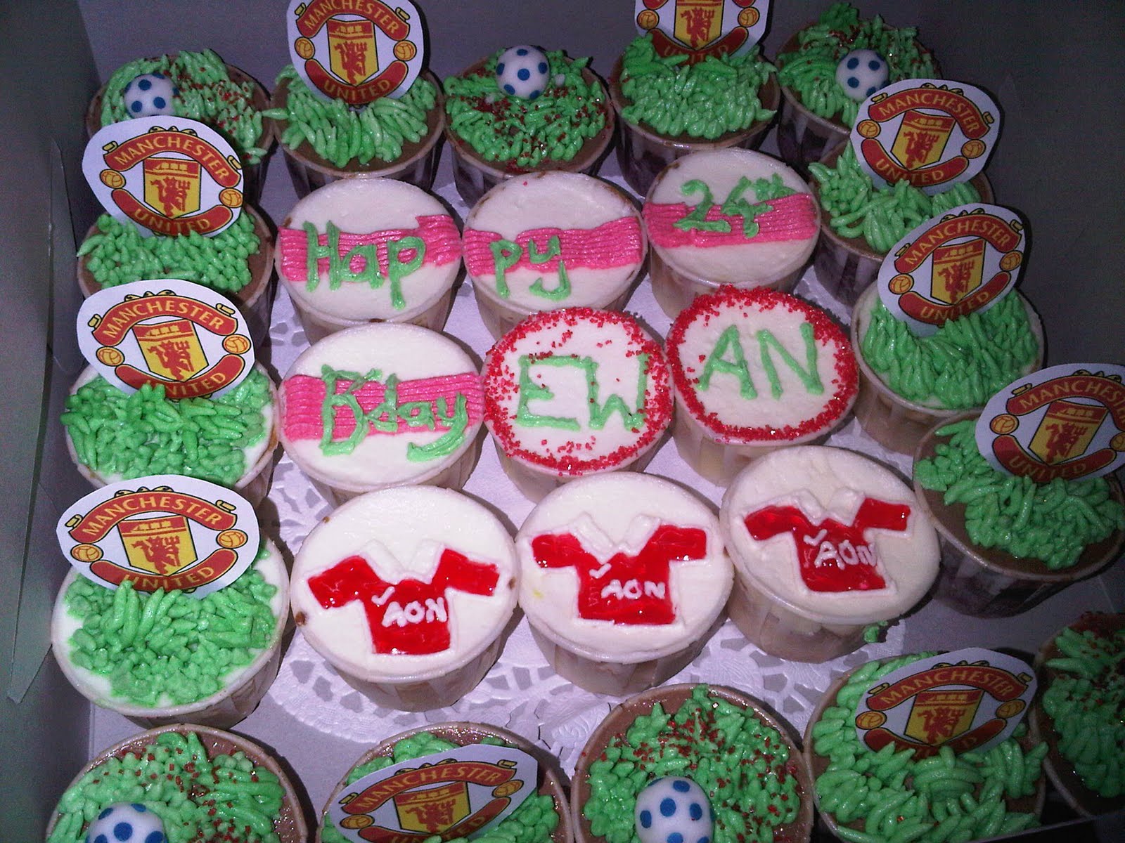 iXalicious Manchester United Birthday Cupcakes