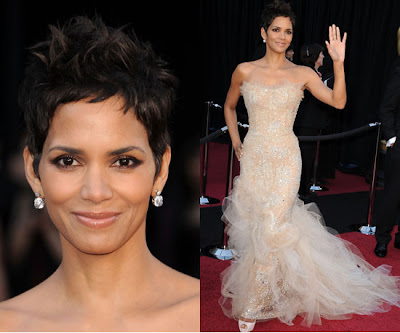 halle berry oscars 2011 pictures. BERRY BLOG: February 2011