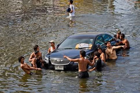 Ide Unik Untuk Menghadapi Banjir di Thailand Ide Unik Untuk Menghadapi Banjir di Thailand