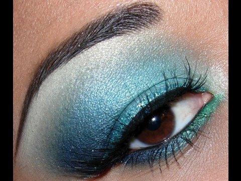 Hello_Kitty_Turquoise_Teal_with_Glitter_Tutorial_.jpg