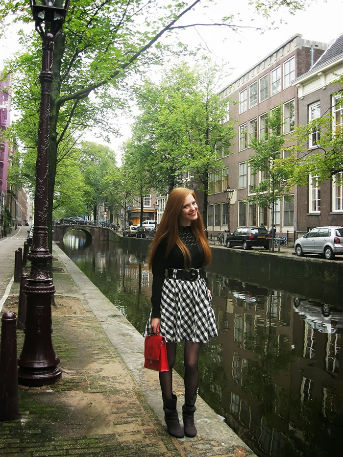 Outfit slouchy boots checks lace sweater 50s fashion blogger