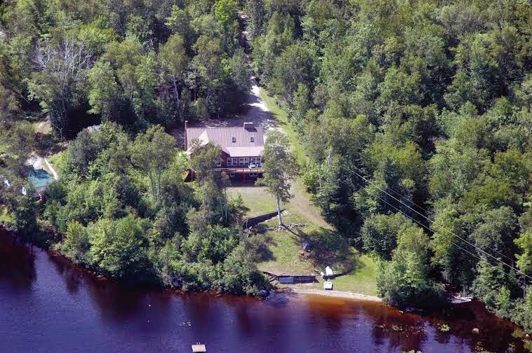 Beautiful Year Round Lake Home For Sale Lakefront Property at 328