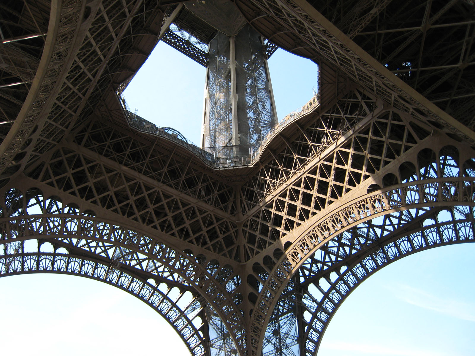 http://4.bp.blogspot.com/-AAjjCIfDT7U/Tr-CRLcaeqI/AAAAAAAAQHA/ny-KVNboNUY/s1600/099+Paris+-+Tour+Eiffel.jpg