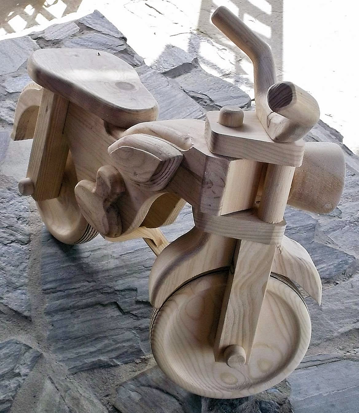 MADERA ARTESANA. Productos elaborados artesanalmente.: Moto antigua sin