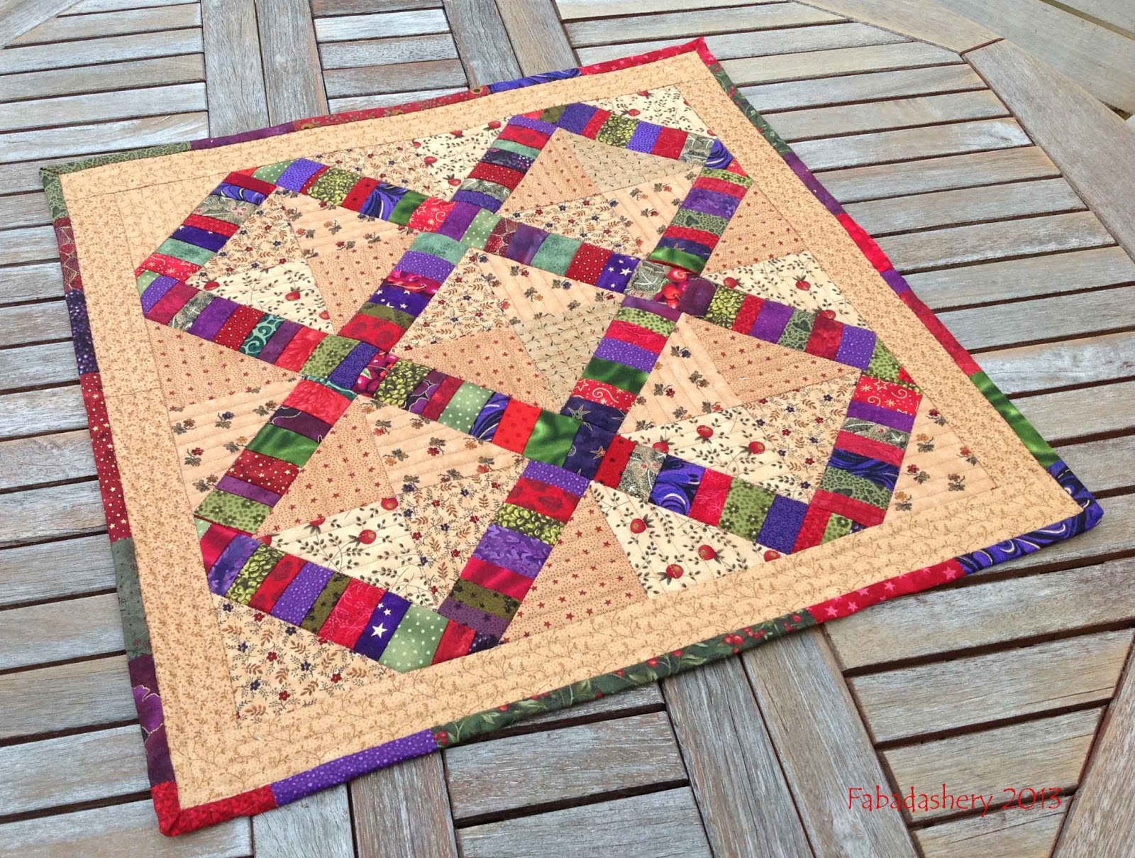 http://4.bp.blogspot.com/-AD0wrTzXK2E/UV27fYRgk0I/AAAAAAAAGDA/CU2_HmnI8lU/s1600/String-Quilt-Cat-Mat-Fabada.jpg