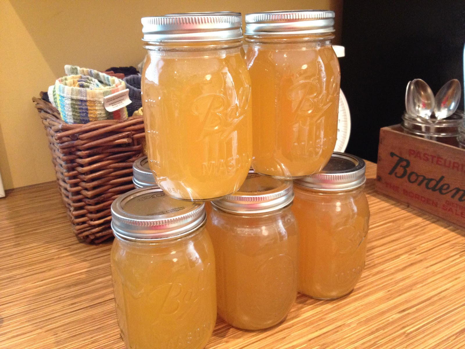 Headspace Making and Canning Chicken Stock