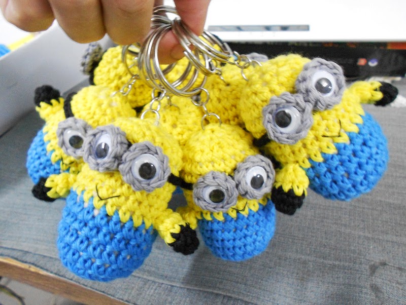 Firefly Crochet: Crochet Amigurumi minions