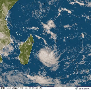 Image satellite de béjisa se rapprochant de la Réunion