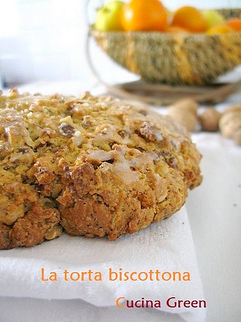la torta biscottona con la frutta secca