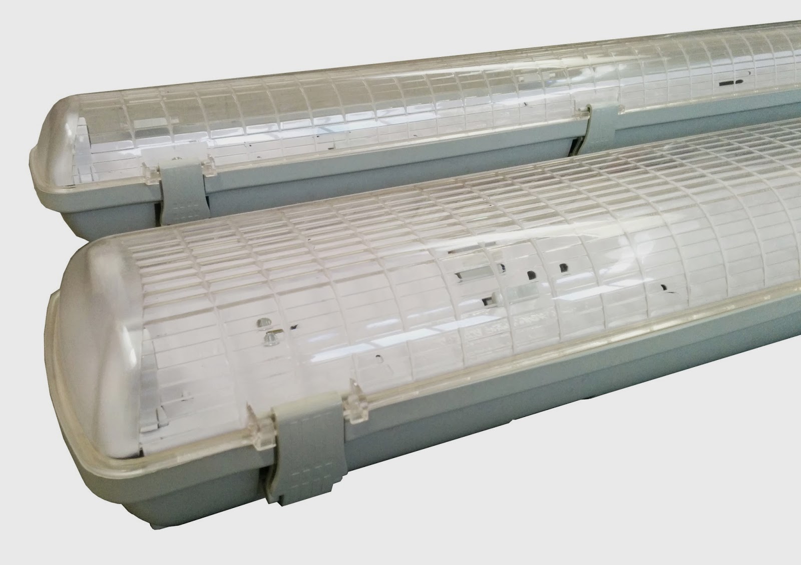 Plafoniere Con Doppio Neon : Illuminazione led plafoniere stagne tubolari per tubi t
