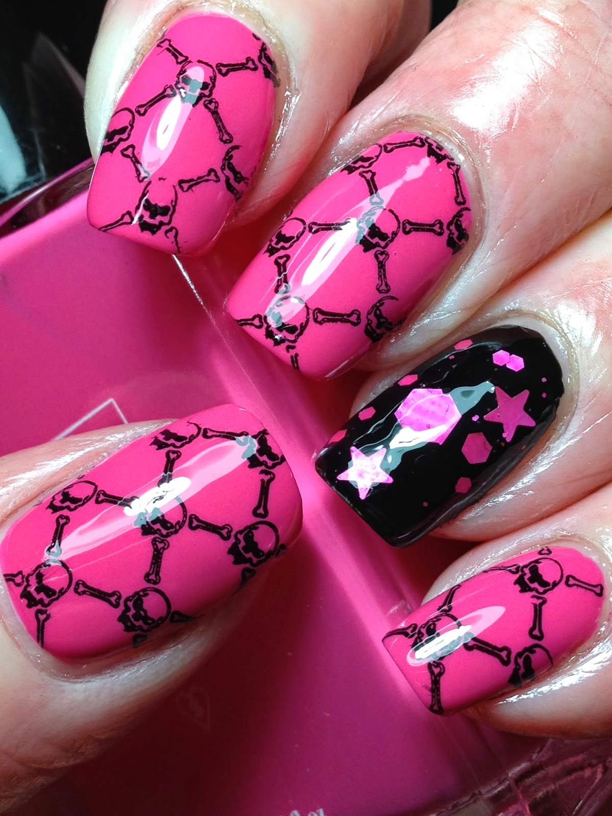 Girl with the Pink Bow: What's on my Nails: Covergirl Pink-finity