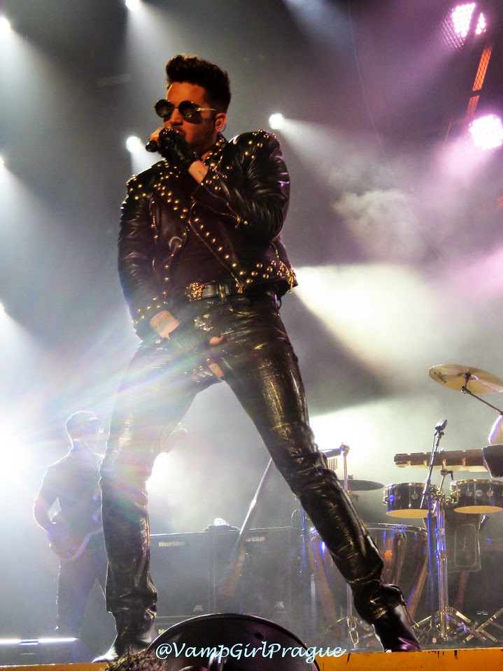 Kimono Drag Queen Cranks Up The Psychedelic Volume On Acid