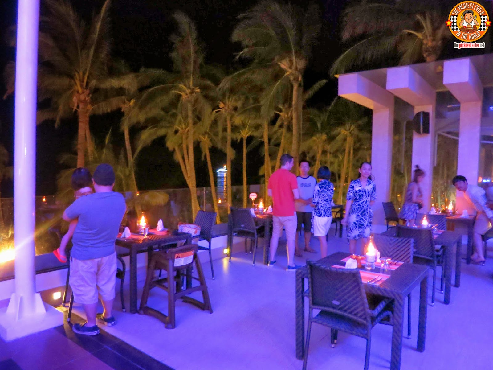 THE PICKIEST EATER IN THE WORLD DINNER AT THE DISTRICT BORACAY'S STAR LOUNGE