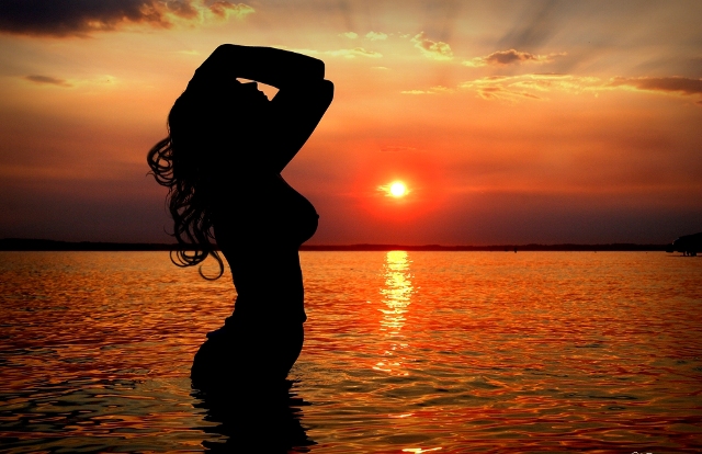 MI BLOC, QUE NO BLOG - Página 19 Silueta-mujer-sol-conjunto+-+copia