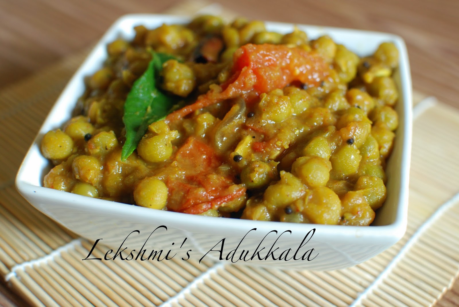 Lekshmi's Adukkala Green peas Masala