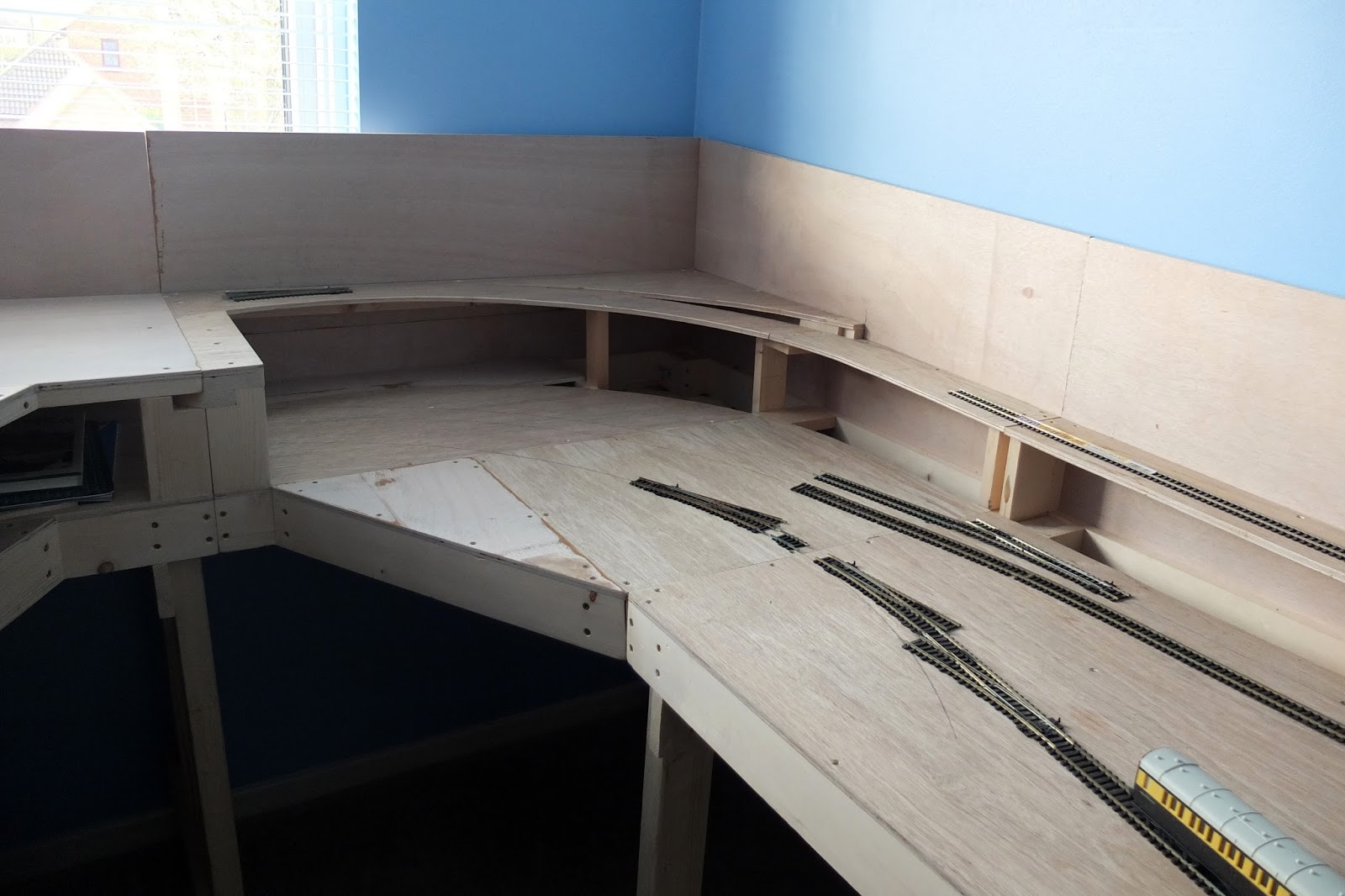 Martin's Model Railway Baseboards finally finished and in place