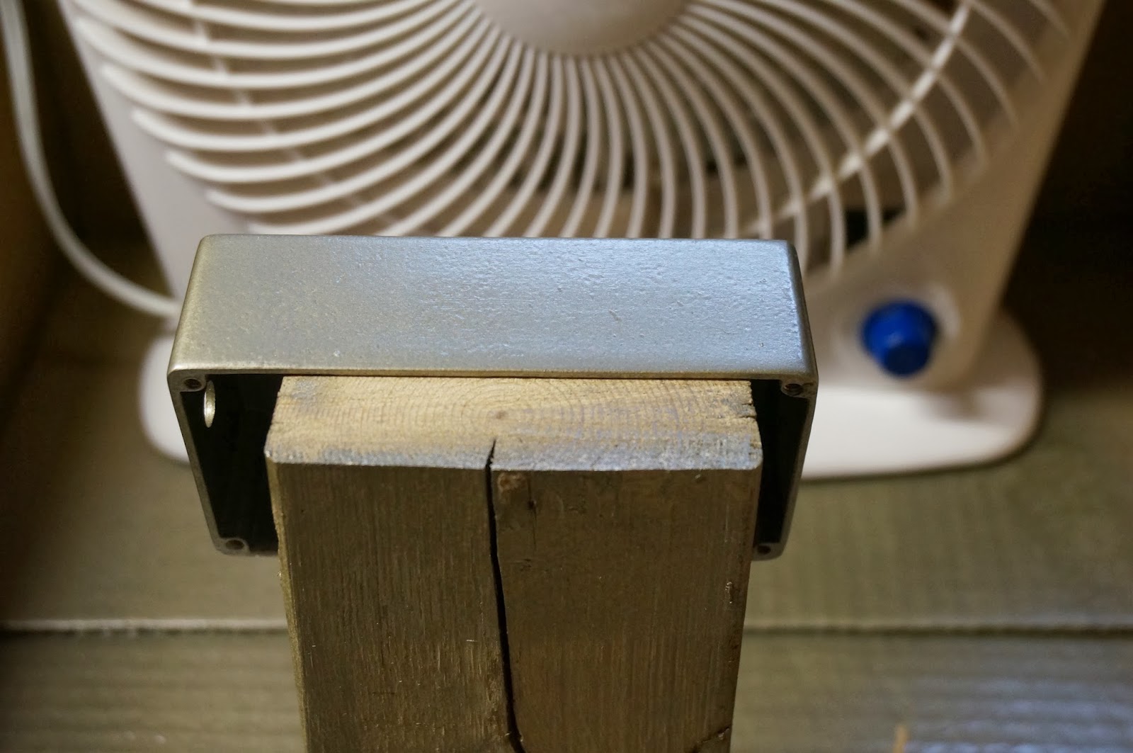 DIY Guitar pedal projects Spray Painting metal enclosures (Hammer Tone)