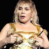 Sezen Aksu Madonna'ya Taş Attı !